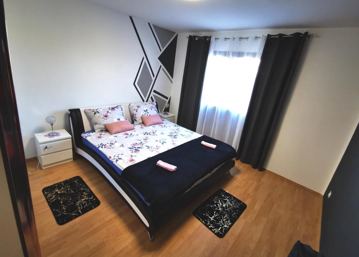 Apartment Tanja โปเรช ภายนอก รูปภาพ